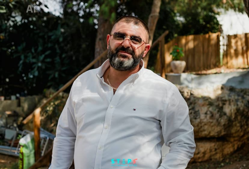 מתי סמיונוב במשרד STEPS